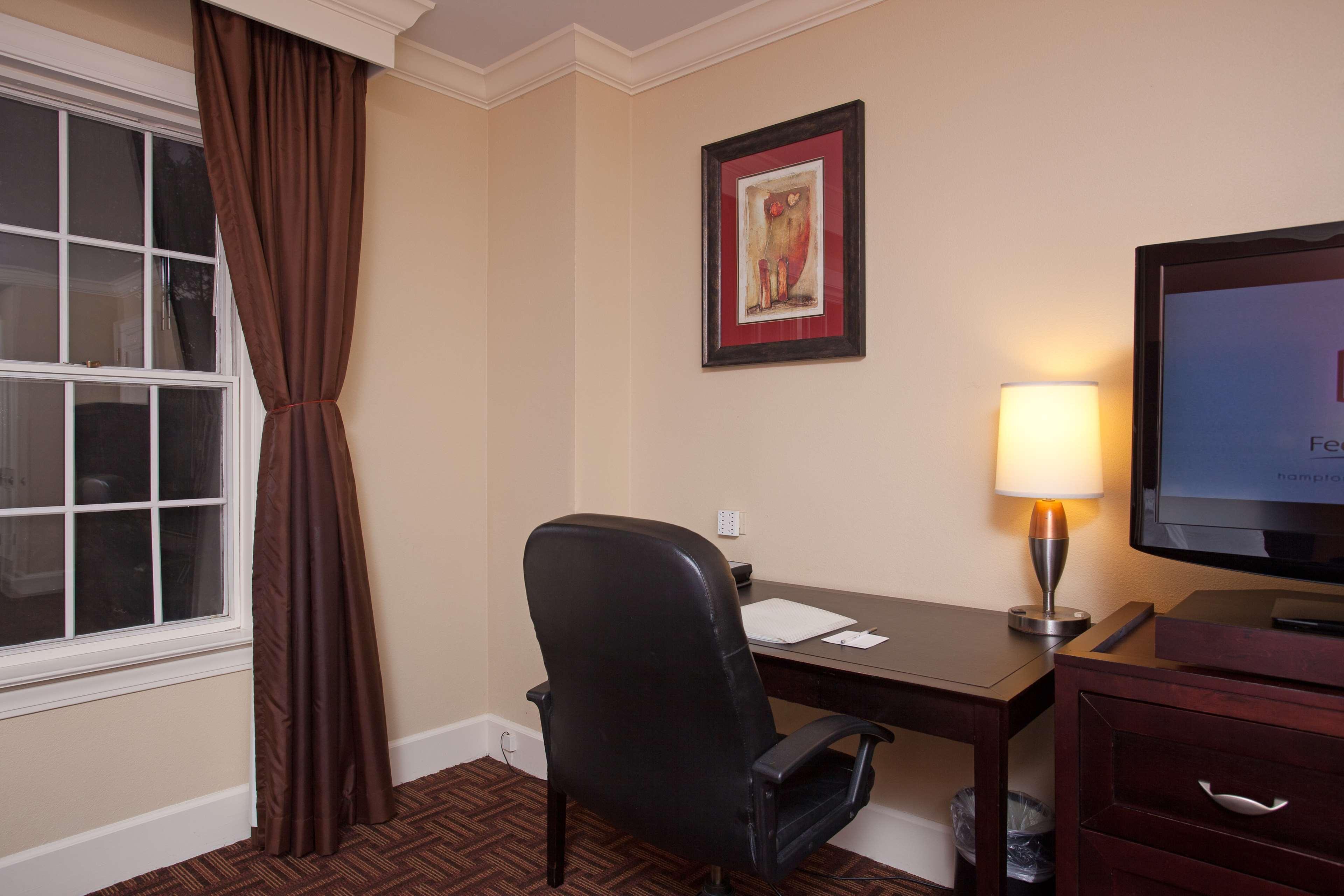 Hampton Inn & Suites Stamford Dış mekan fotoğraf
