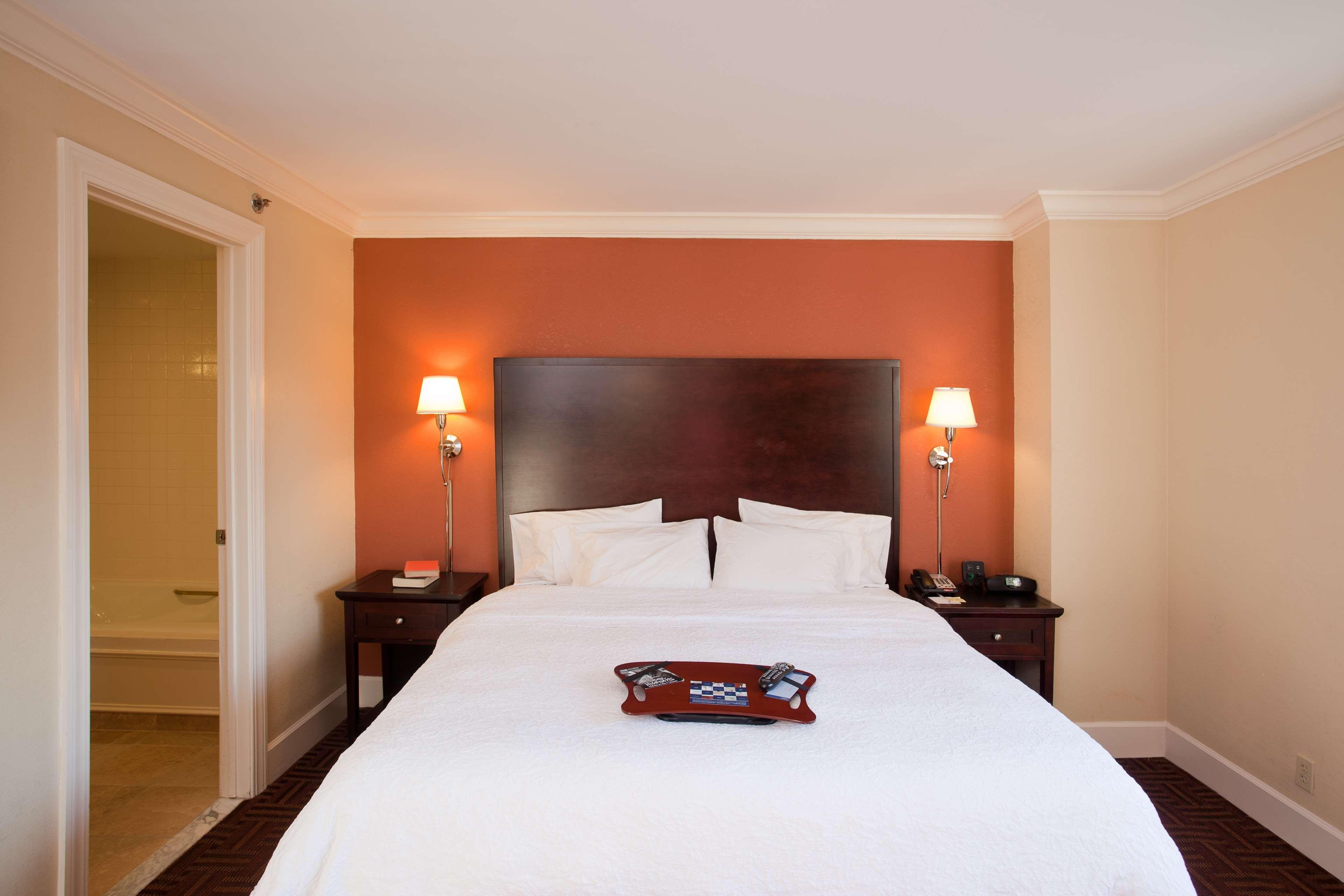 Hampton Inn & Suites Stamford Dış mekan fotoğraf