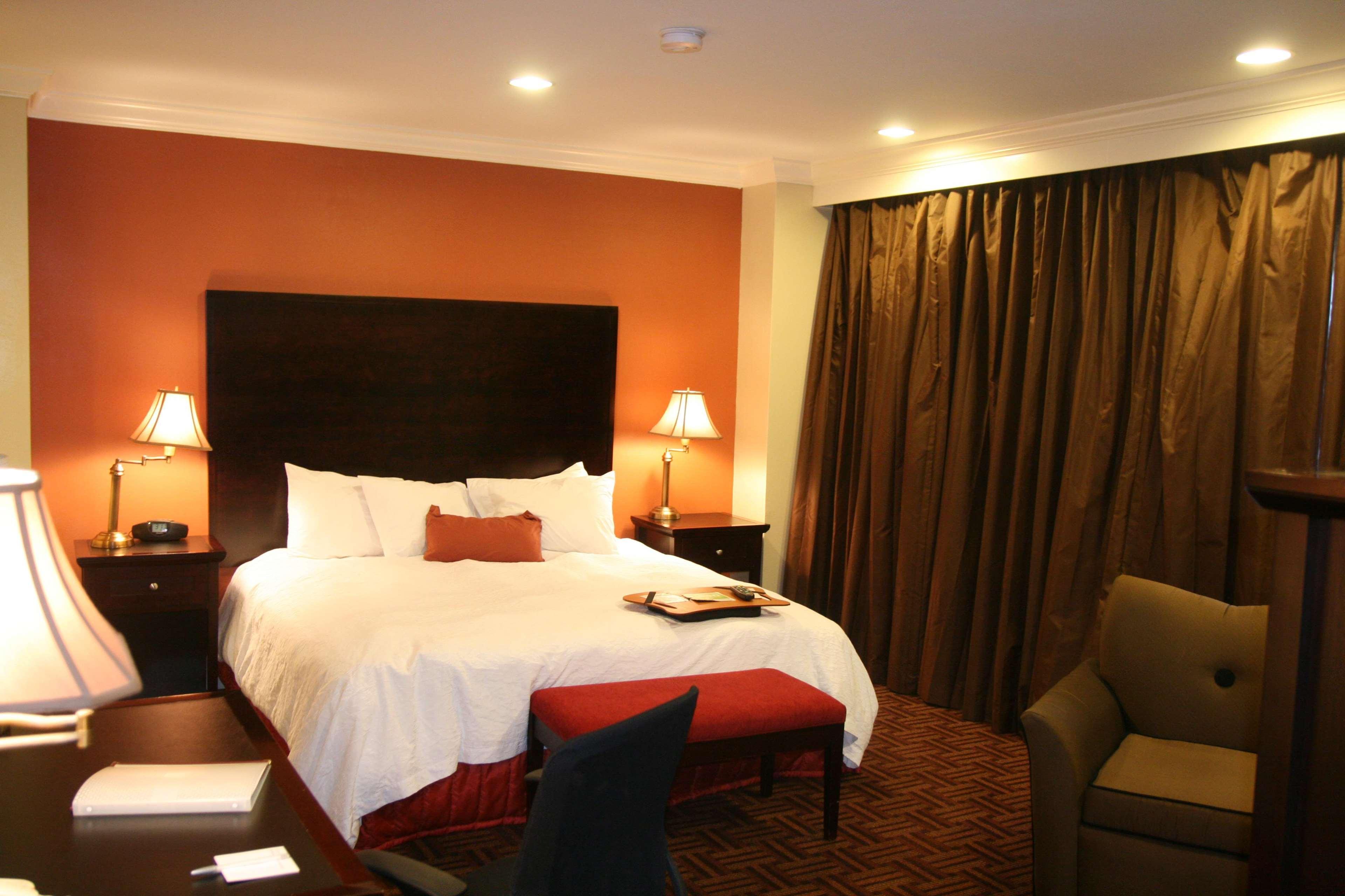 Hampton Inn & Suites Stamford Dış mekan fotoğraf