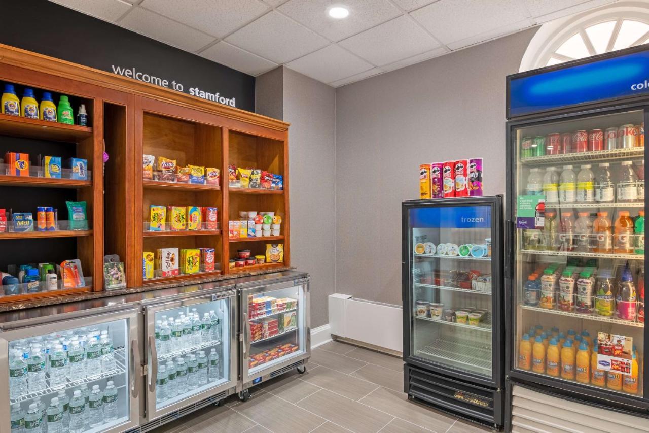 Hampton Inn & Suites Stamford Dış mekan fotoğraf