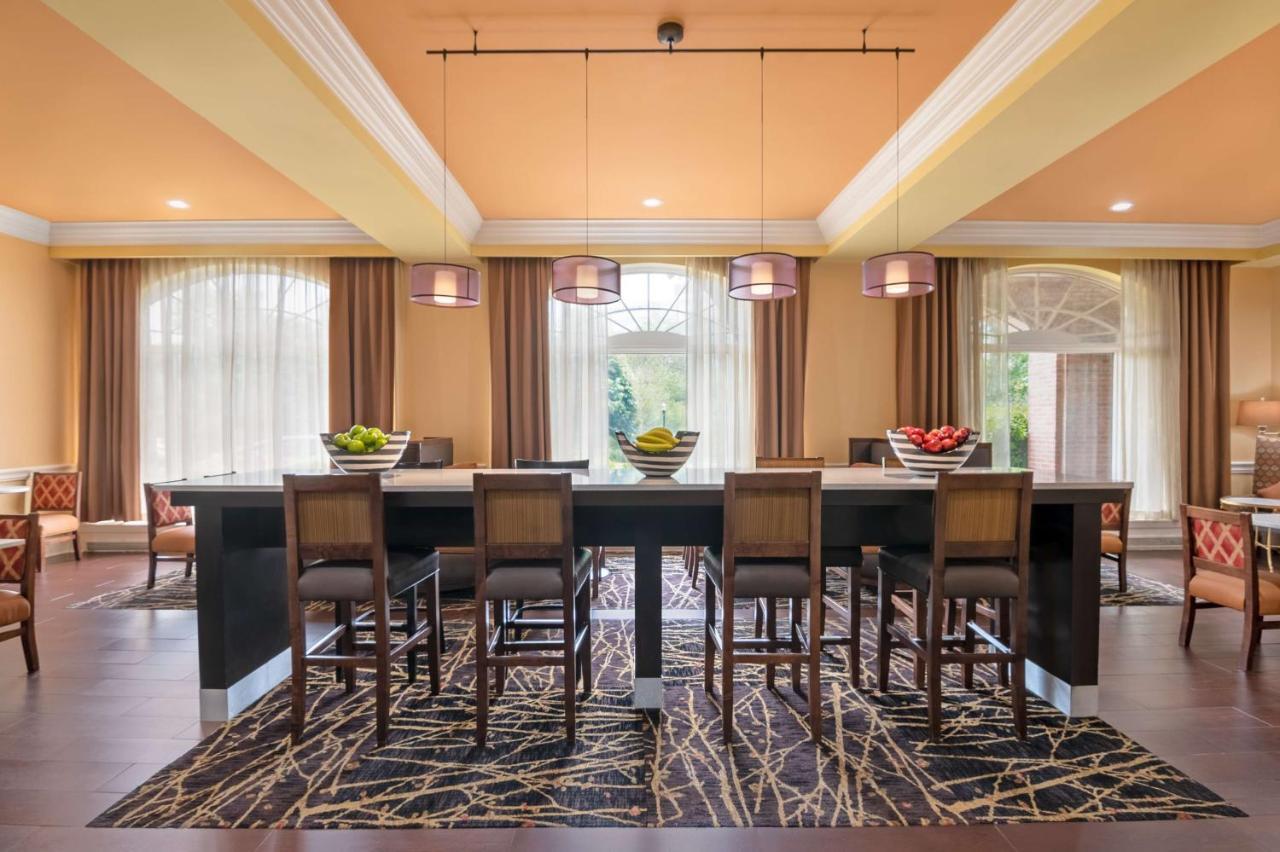 Hampton Inn & Suites Stamford Dış mekan fotoğraf