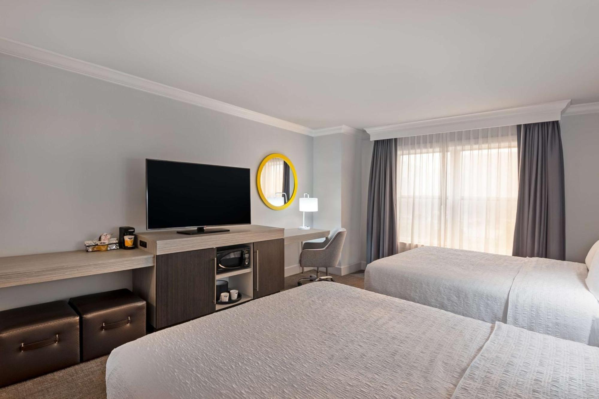 Hampton Inn & Suites Stamford Dış mekan fotoğraf